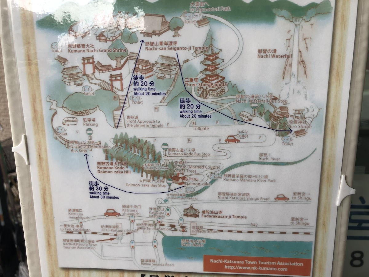 勝浦駅前バス乗り場にあった地図