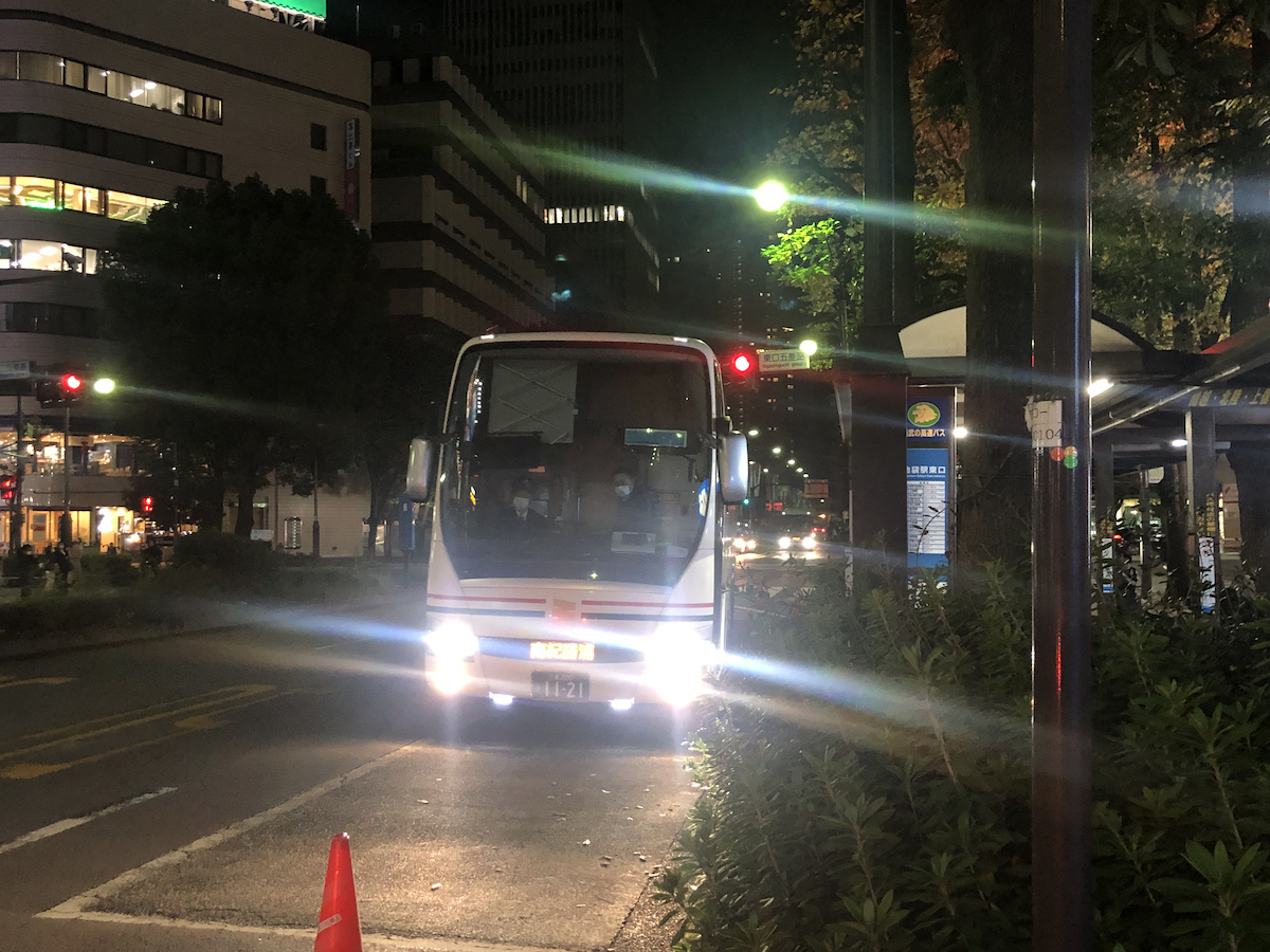 池袋東口乗り場に到着した南紀勝浦線の夜行バス